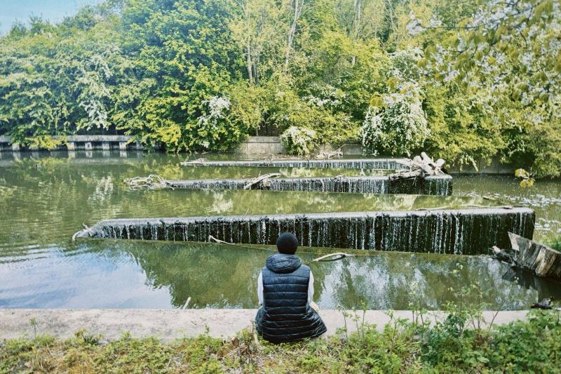 Rising Lo-Fi Star Jarju Binks Drops Stunning Video for “Are You Scared of Love”